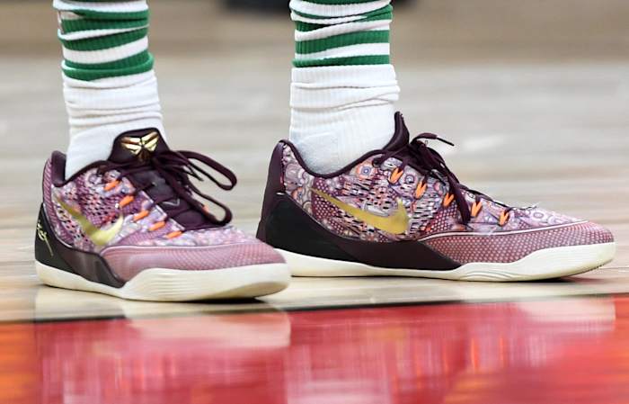 Boston Celtics guard Josh Richardson wears the Nike Kobe 9 sneakers against Toronto Raptors on November 28, 2021.